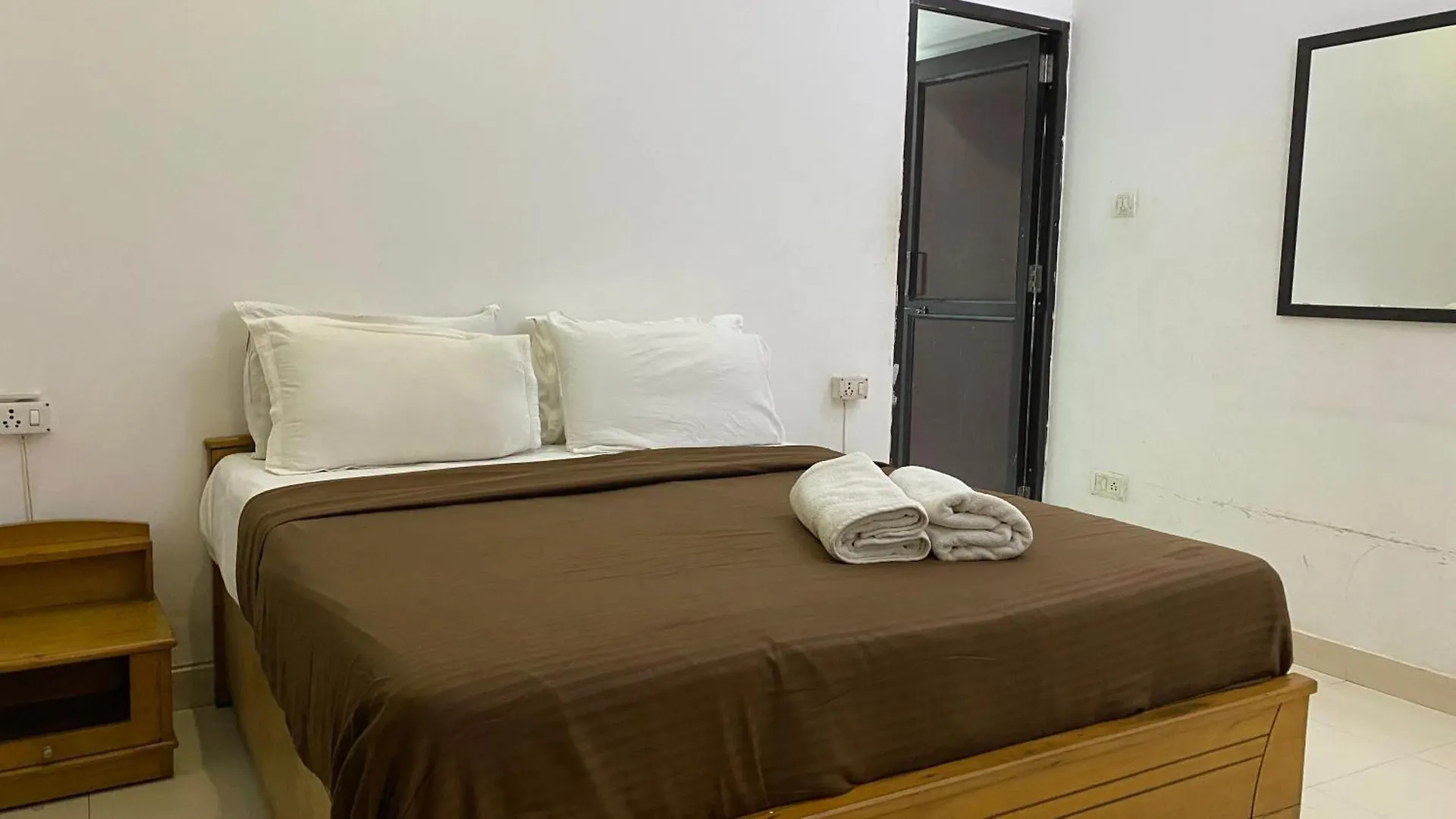 Bougainvillea Farm-3Bhk Pool Farm House Gurgaon 0*,