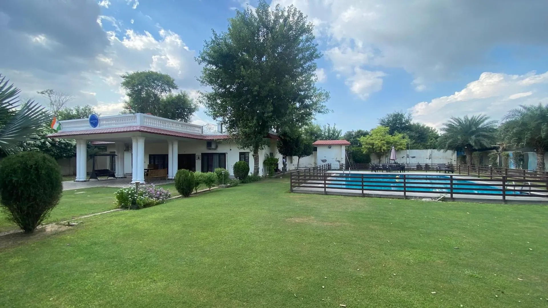 Bougainvillea Farm-3Bhk Pool Farm House Gurgaon India